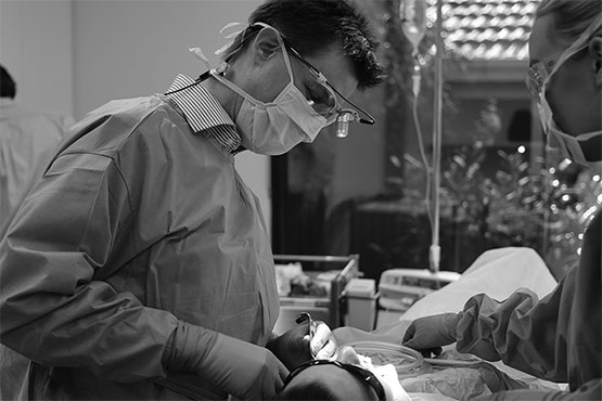 Dr Sam Verco and Dental Nurse Treating a Patient Oral and Maxillofacial Surgeons, Victorian Oral And Facial Surgeons Brighton East, Mornington, Ballarat Central, Frankston Melbourne Australia VOFS